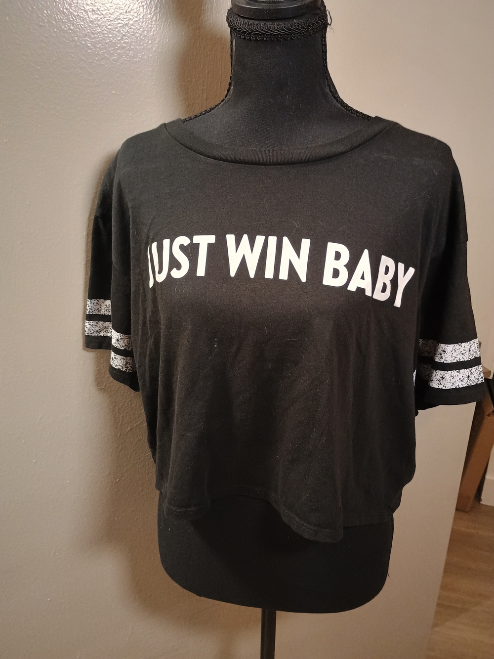 District Graphic Striped Tee in Black & White Size Large